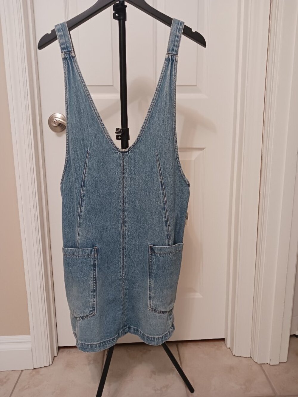 WE THE FREE - High Roller Skirtall in light denim - Picture 3 of 5